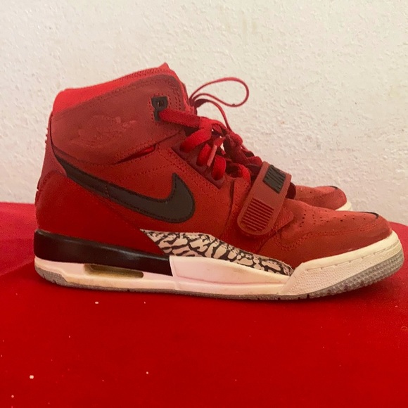 Nike Air Jordan’s in size youth 6 - Picture 2 of 4